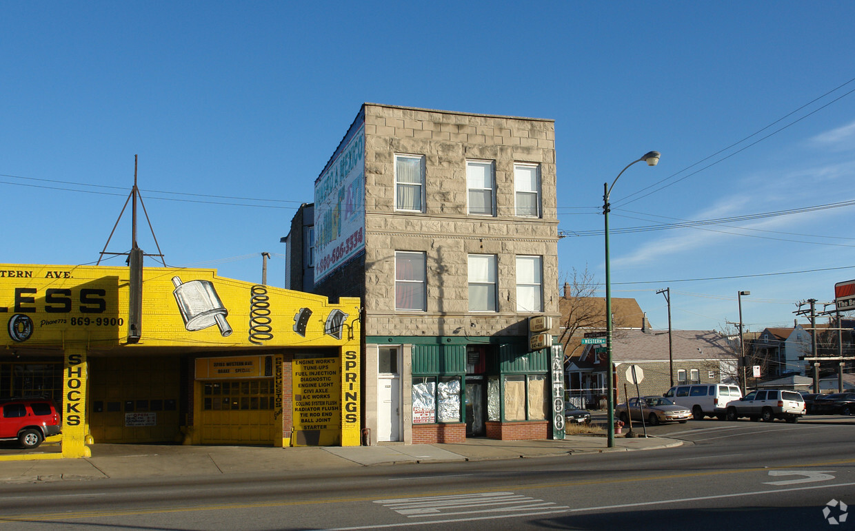 Building Photo - 2225 S Western Ave