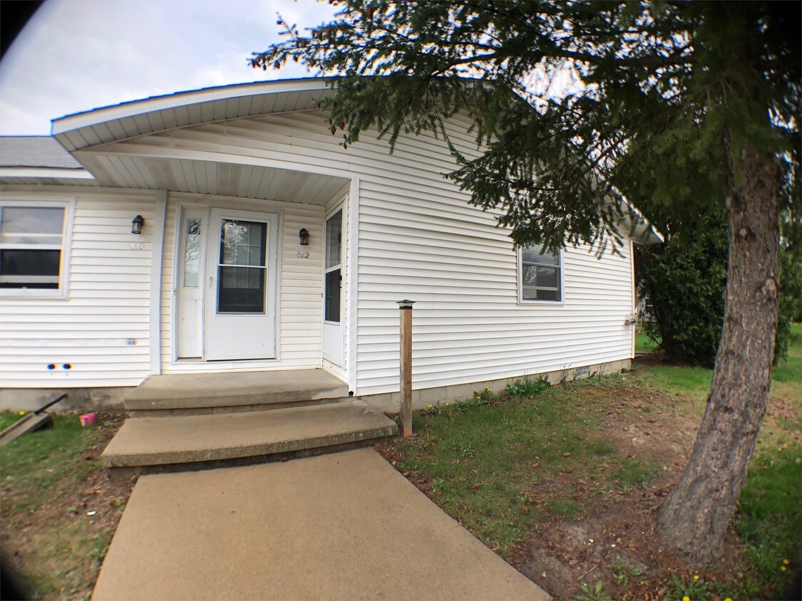 Primary Photo - 812 N Bradley