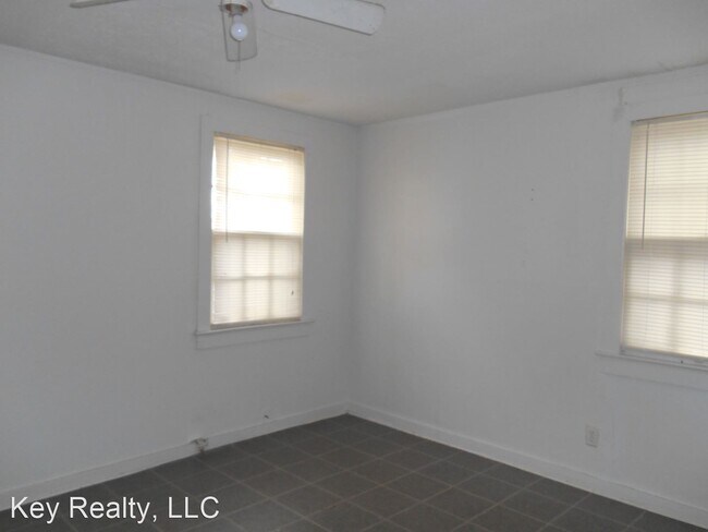 Building Photo - 2 br, 1 bath House - 5115 Broadmoore Ct.