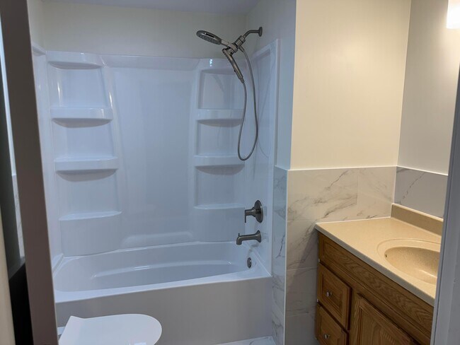 Building Photo - 5601 Sunset Dr