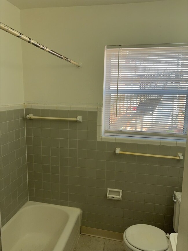 Foto del edificio - FOR RENT: 1 BEDROOM 1BATH SPACIOUS IN SPRI...