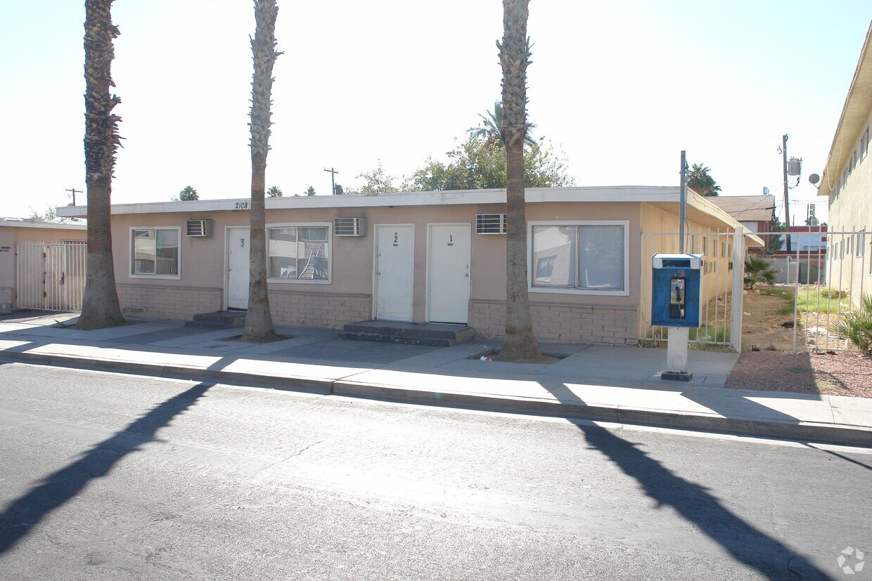 Primary Photo - 2108 Sunrise Ave