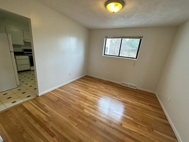 Foto del edificio - 36 Undine Rd