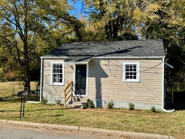 Building Photo - 903 Holt St