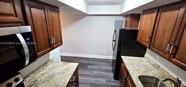 Foto del edificio - 161 NW 40th St