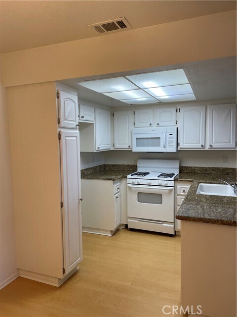 Building Photo - 1309 W Mission Blvd