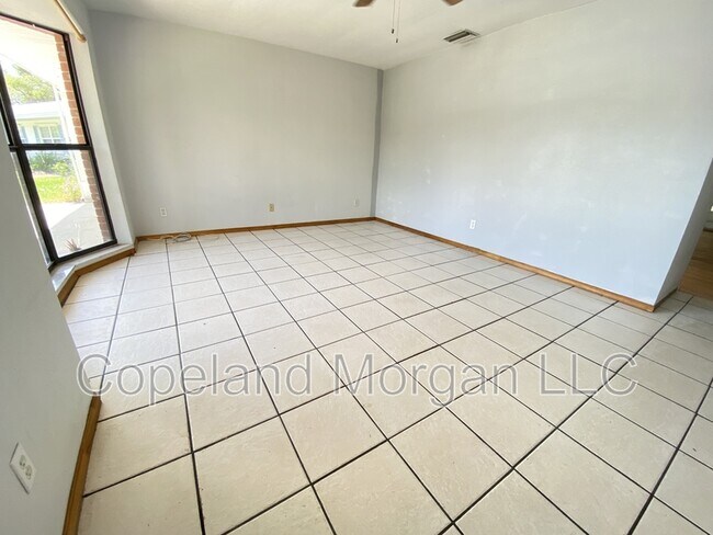 Building Photo - 1020 Orangeview Dr
