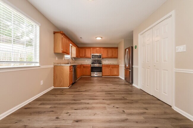 Foto del edificio - 317 Brookside Dr