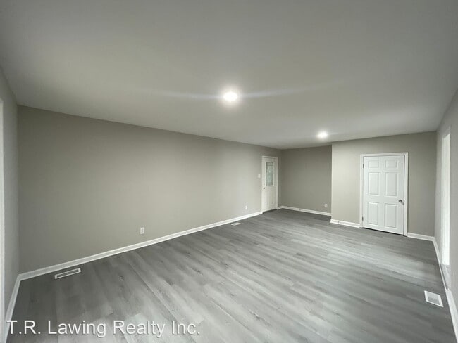 Foto del edificio - 3 br, 2 bath House - 1607 Russell Avenue