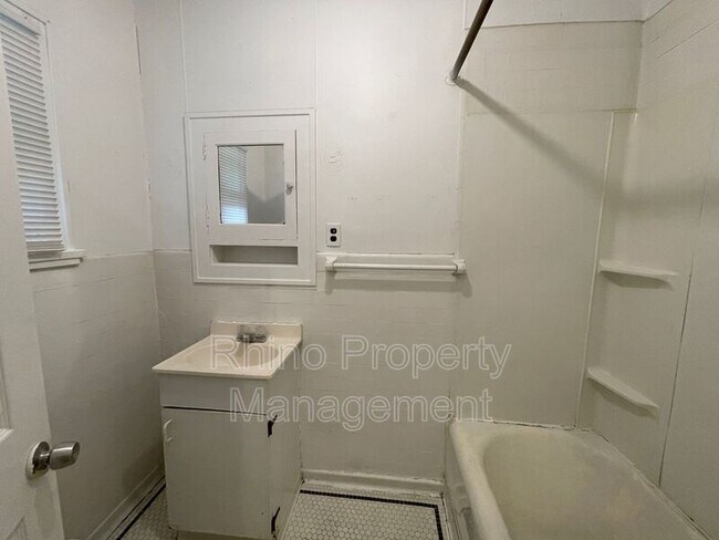 Foto del edificio - 2855 Washington Blvd