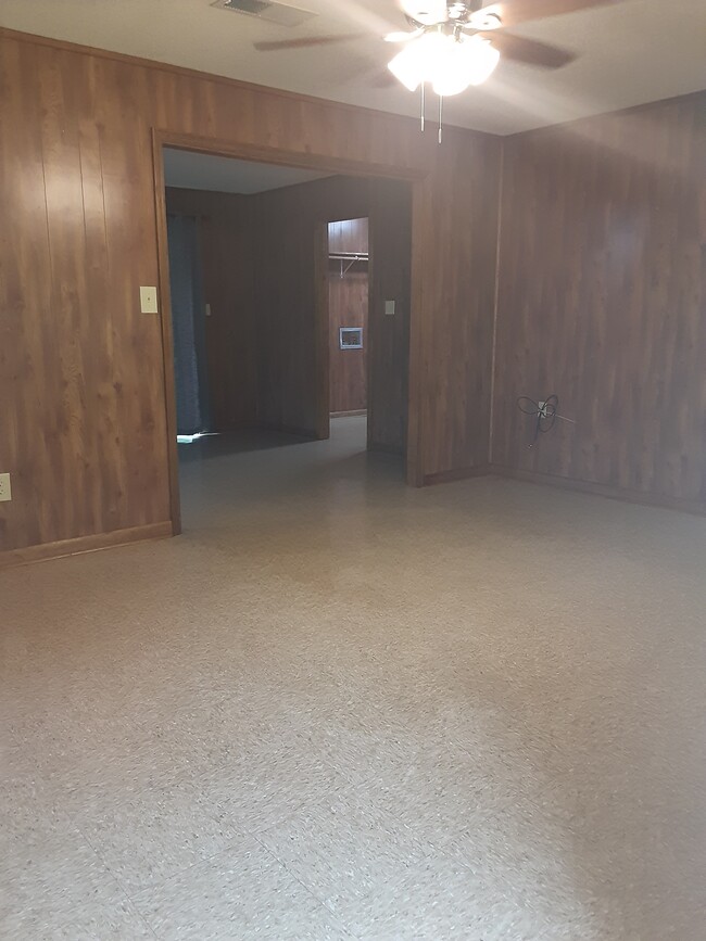 Foto del edificio - 208 Cole Rd