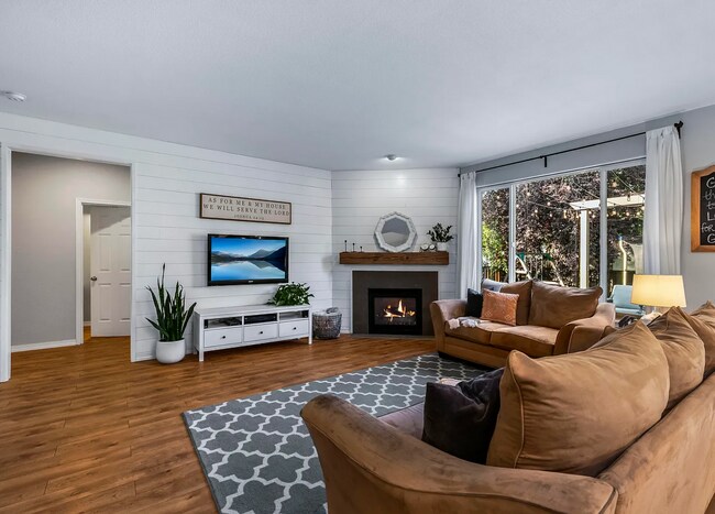 Foto del edificio - Gorgeous, Bright 4 Bedroom Home in SW Bend!
