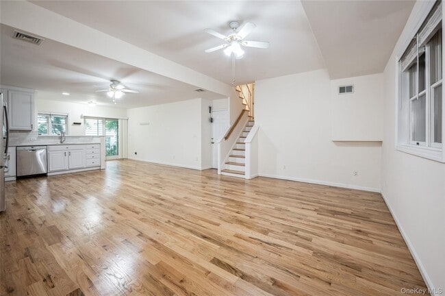 Building Photo - 140 Woodside Ave