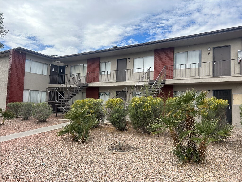 Primary Photo - 1089 E Desert Inn Rd