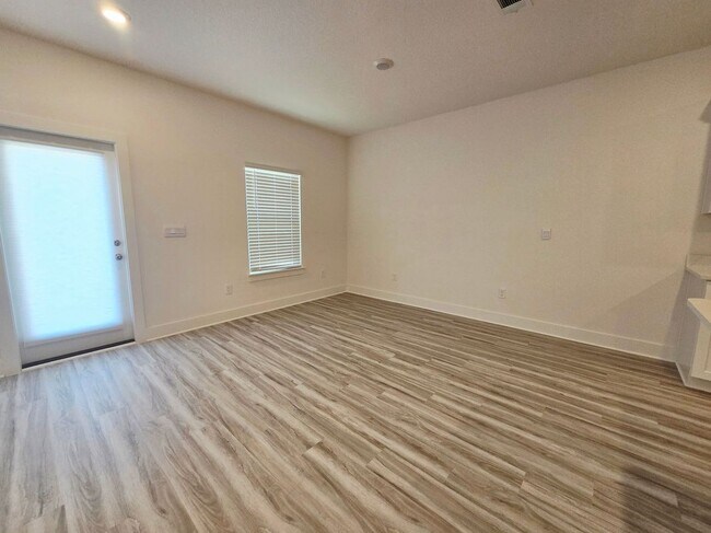 Foto del edificio - 260 Salt Creek Lane