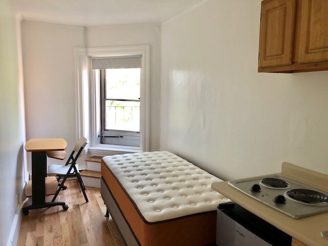 Building Photo - 23 Monmouth St