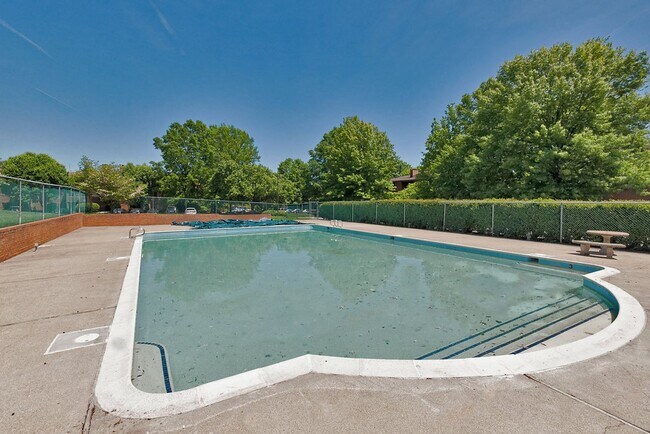Building Photo - Turtle Creek