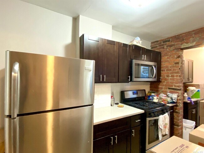 Building Photo - 21-27-27 23rd St