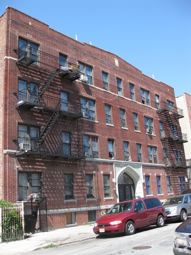 Building Photo - 242 E 28th St