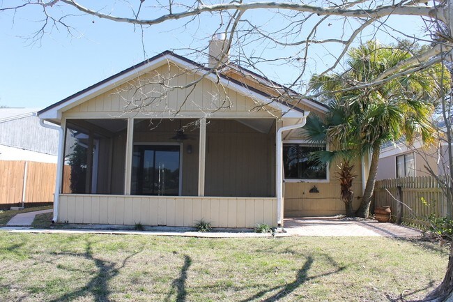 Foto del edificio - 973 Saddleback Ridge Rd
