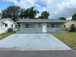 Building Photo - 7014 NW 57th Ct