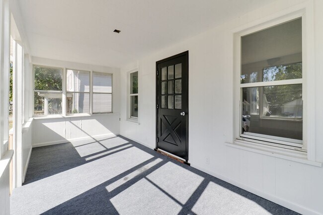 Foto del edificio - Renovated 2 Bedroom Home!