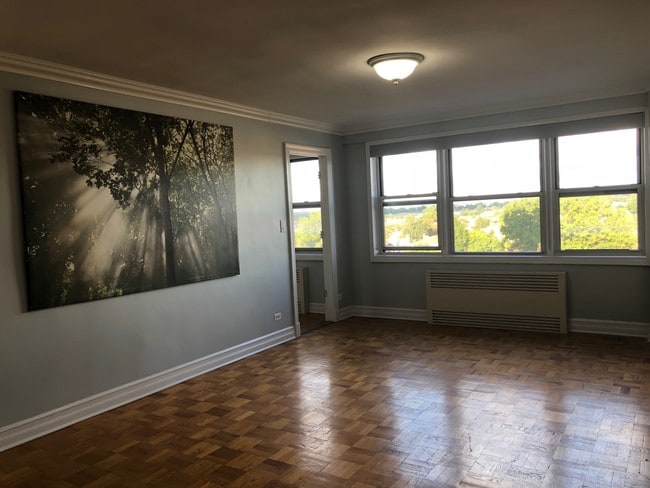 living room w/beautiful view - 69-45 108th St Apartment