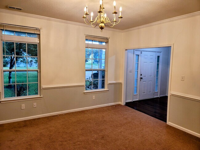 Foto del edificio - 501 Happy Acres Rd