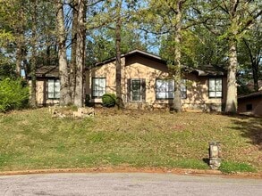 Building Photo - 2302 Hawksmoor Pl