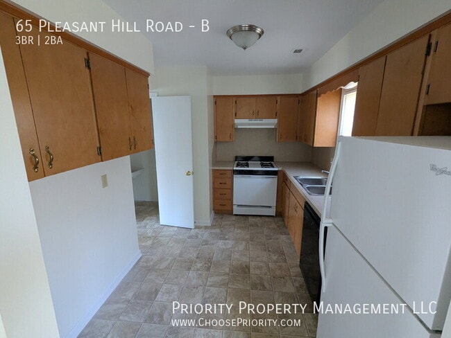 Foto del edificio - 65 Pleasant Hill Rd