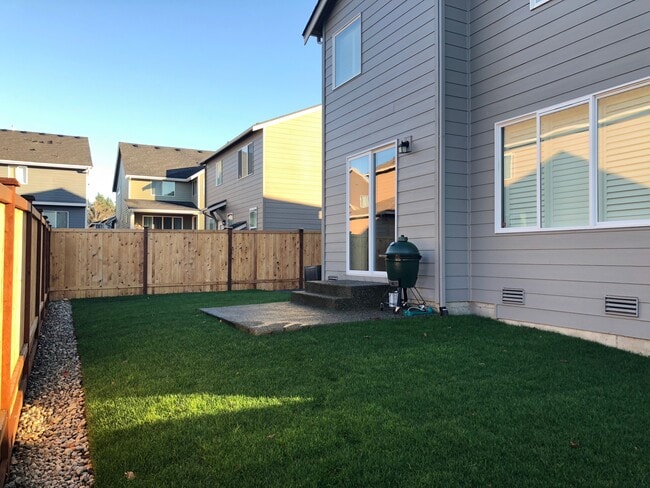 Nice sized backyard, perfect for summertime BBQs! - 7919 165th St Ct E