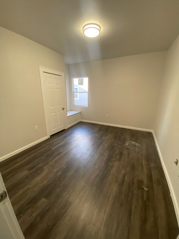 Foto del edificio - 576 E Fall Creek Pkwy N Dr