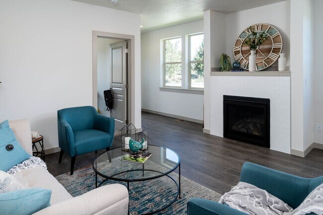 Foto del edificio - Newer 3 Bed/2 Bath Construction on Bend's Eastside - Cessna Drive