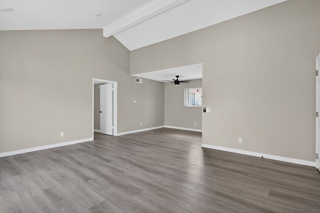 Foto del interior - 8101 Larson Avenue
