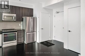 Building Photo - 510 Curran Place