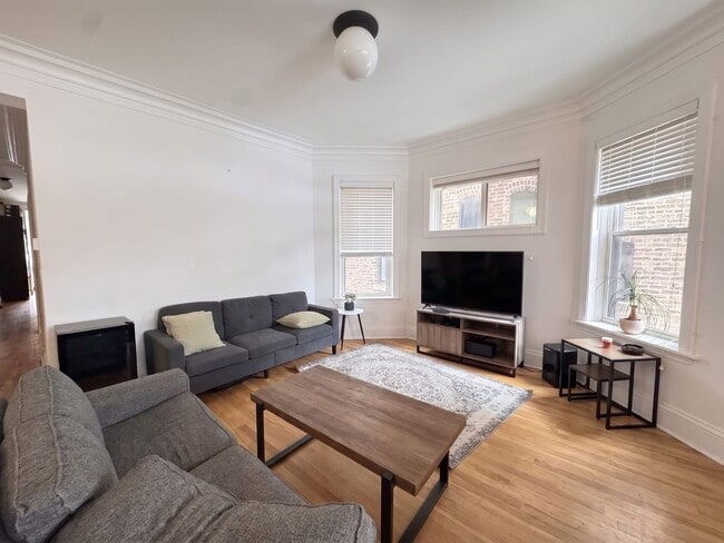 Photo - 1392 Waveland, LLC Apartment