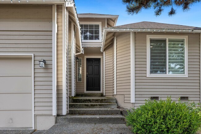 Photo - CLICK "REQUEST A TOUR" NOW! House