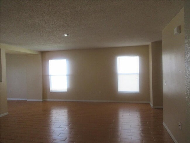 Building Photo - 249 Aster Dr