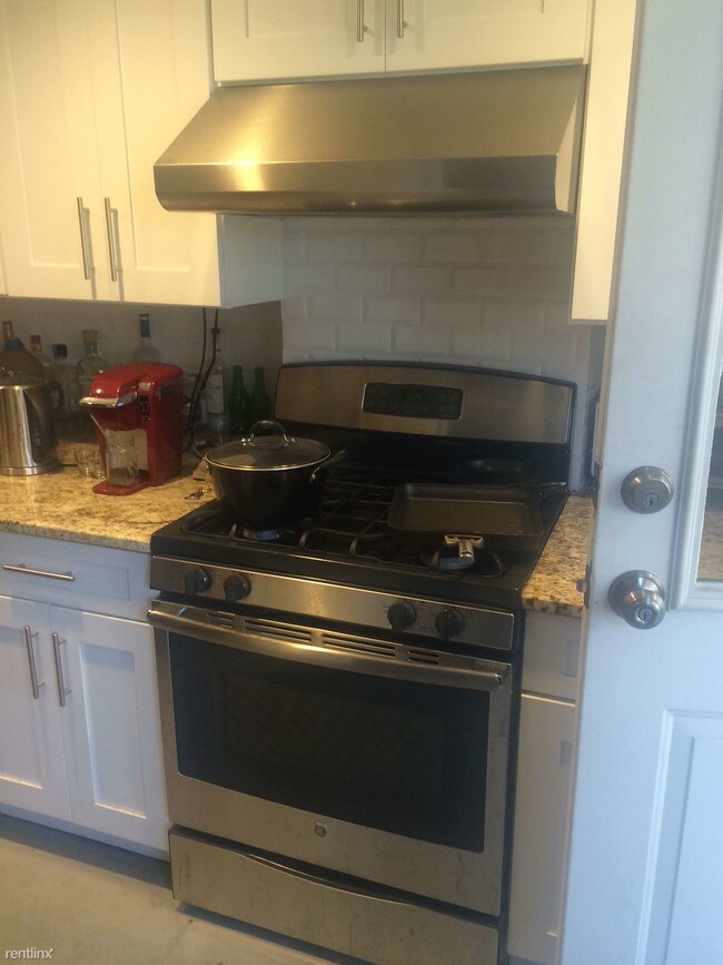 Foto del edificio - 1 br, 1 bath Apartment - 3090 41st St