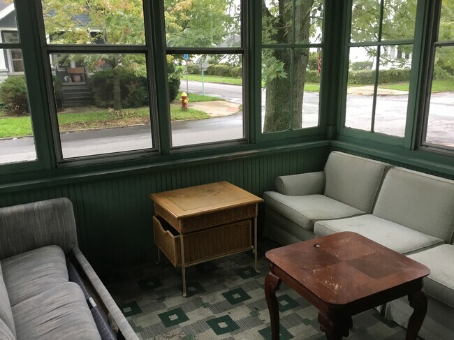 Porche de tres estaciones - 2002 Caroline St