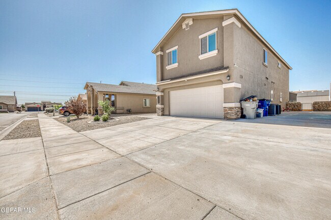 Foto del edificio - 14936 Ted Banks Ave
