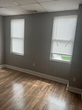 Building Photo - 510 Eastlynne Ave