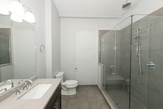 Foto del edificio - 520 N Western Ave
