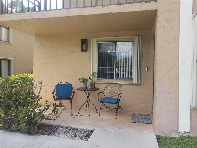Foto del edificio - 197 Lakeview Dr