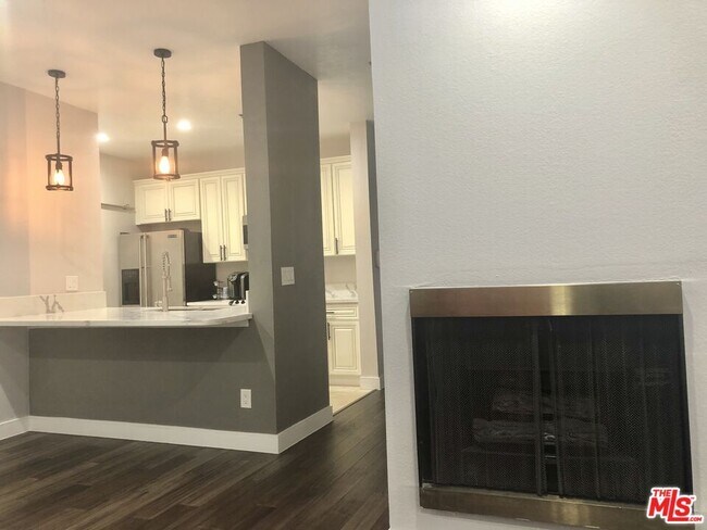 Foto del edificio - 156 S Oak Knoll Ave