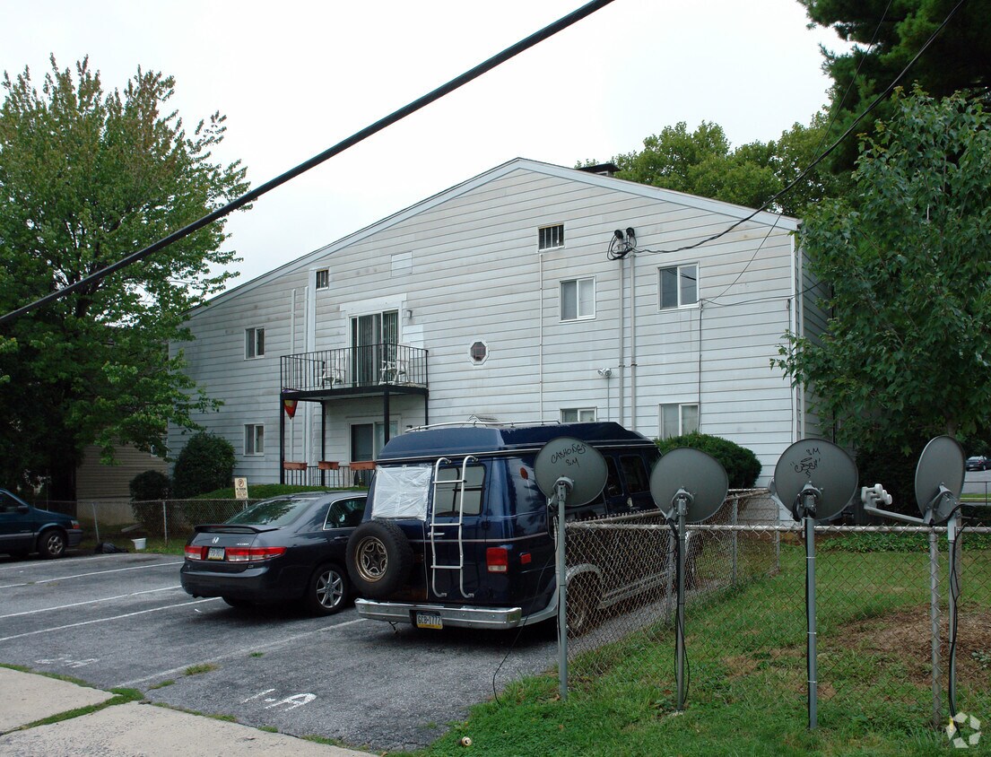 Foto del edificio - 301 S West St