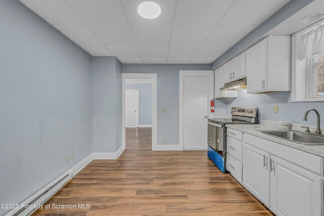 Building Photo - 7 Plum Pl