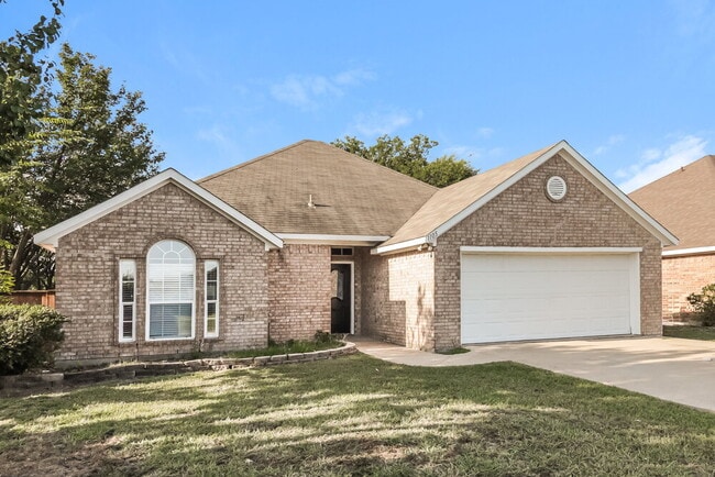 Building Photo - 1105 Brookhaven Dr