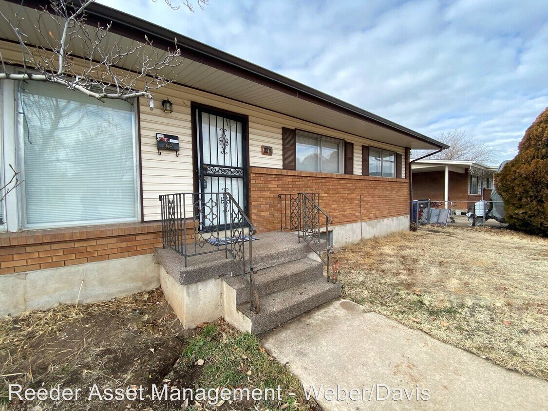 Primary Photo - 5 br, 2 bath House - 849 North 450 West