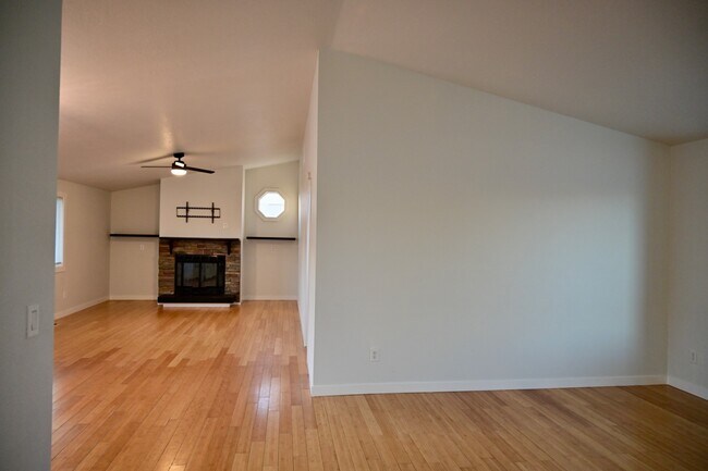 Foto del edificio - 4400 S Carbine Ave